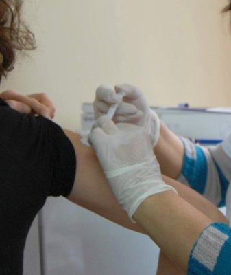 Ministerul Sănătăţii vrea să reia campania de vaccinare anti HPV